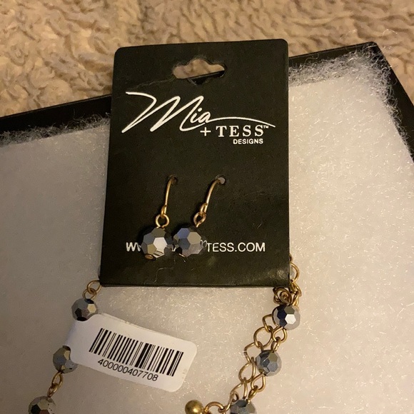 Earrings and necklace combo - Picture 3 of 3